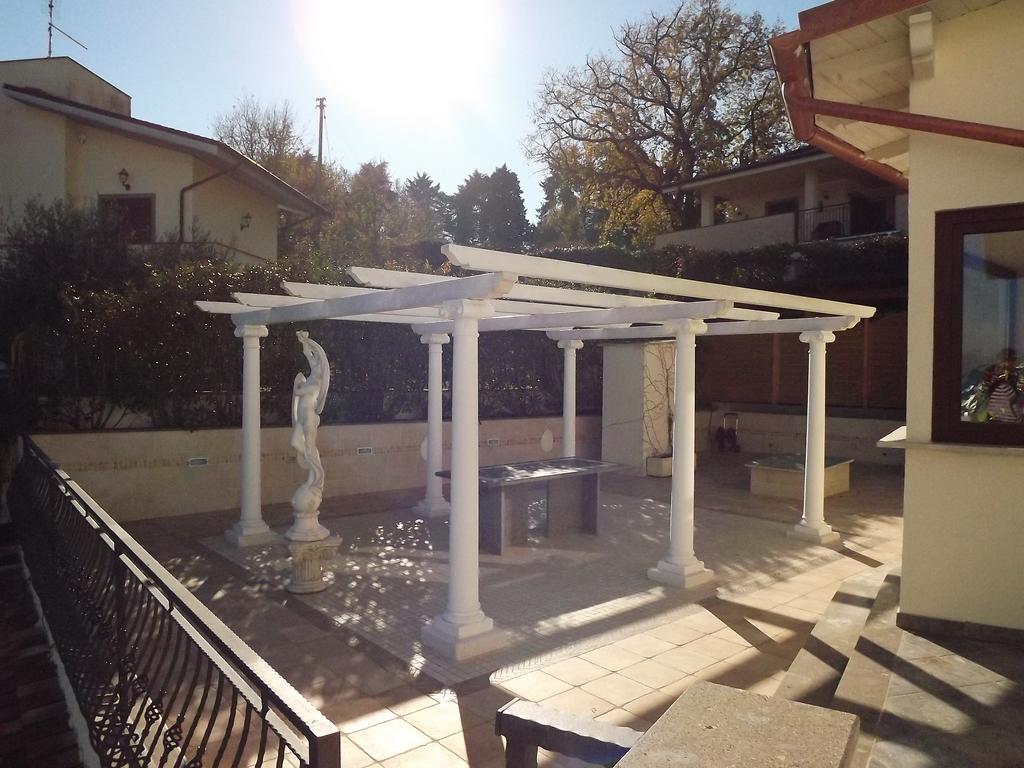 The White Villa Bracciano  Εξωτερικό φωτογραφία